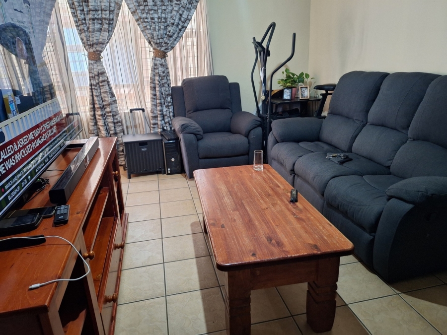 2 Bedroom Property for Sale in Potchefstroom North West